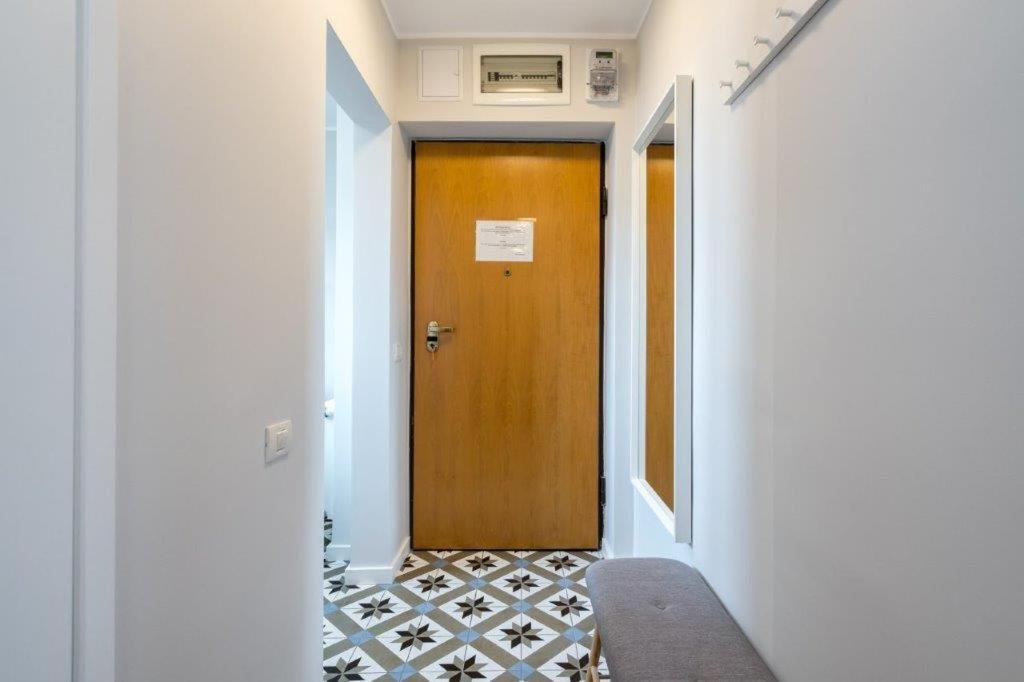 Downtown Modern - 2Br Apartment Bucharest Luaran gambar