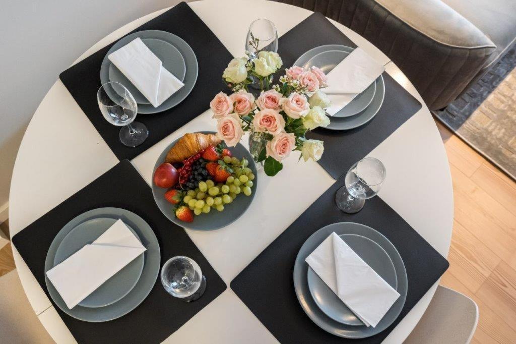 Downtown Modern - 2Br Apartment Bucharest Luaran gambar