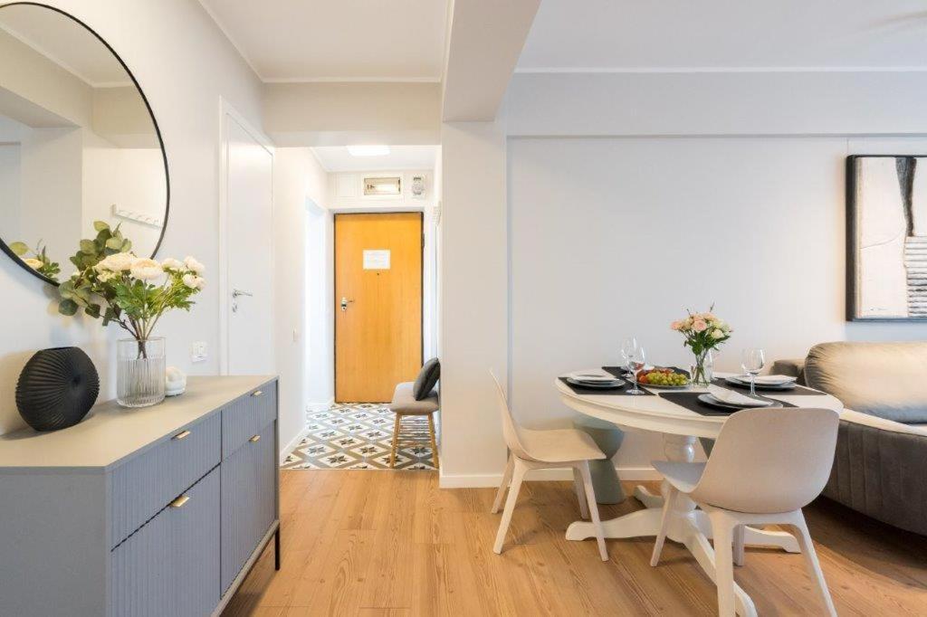 Downtown Modern - 2Br Apartment Bucharest Luaran gambar