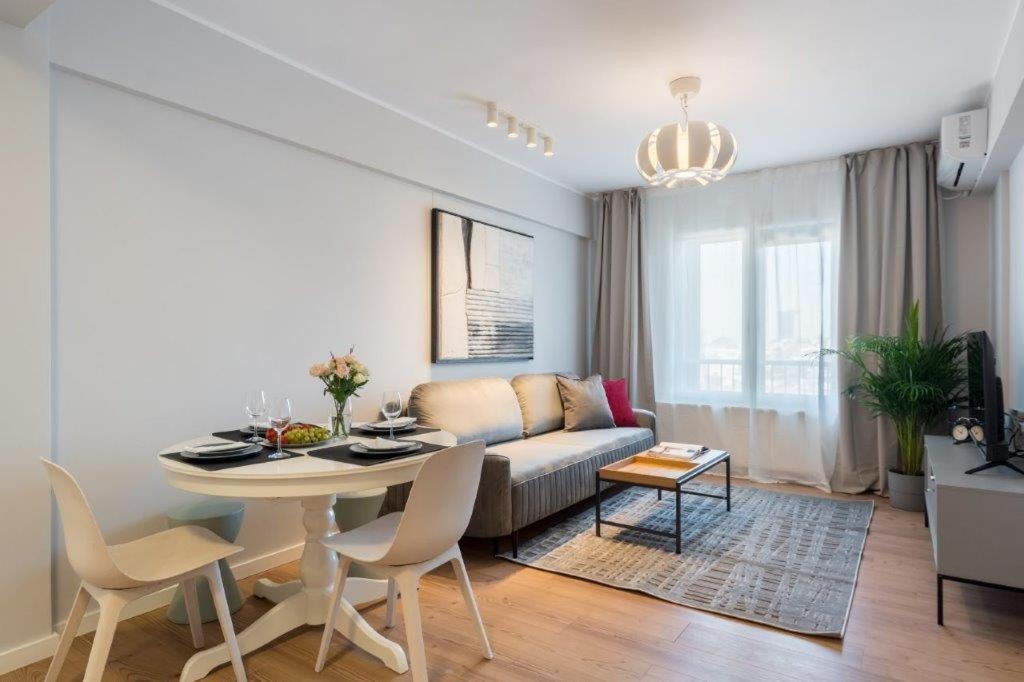 Downtown Modern - 2Br Apartment Bucharest Luaran gambar